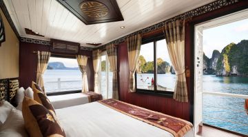 Deluxe Triple Cabin with private balcony