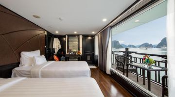 Suite with Balcony and Spa Bath