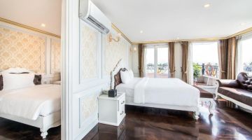 Dynasty Connecting Cabin with Balcony