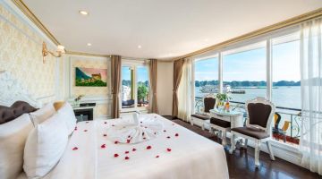 Suite Dynasty with Balcony
