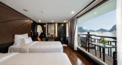 Suite with Balcony and Spa Bath
