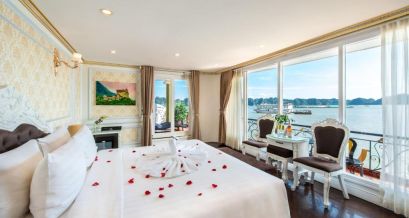Suite Dynasty with Balcony