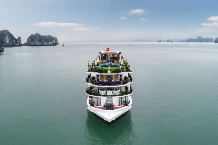 Hanoi - Ha Long Bay (L, D)