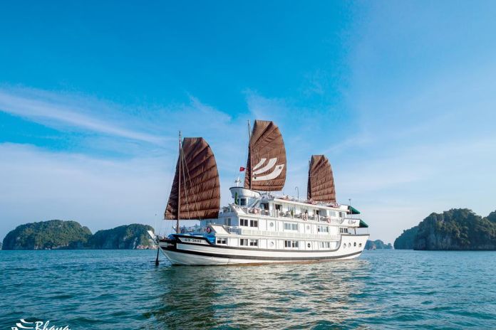 Hanoi - Ha Long Bay (L, D)