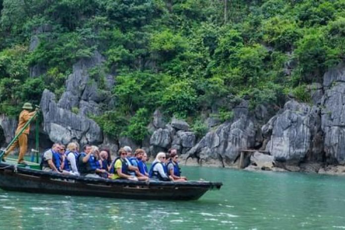 Ha Long – Hanoi (B, L)