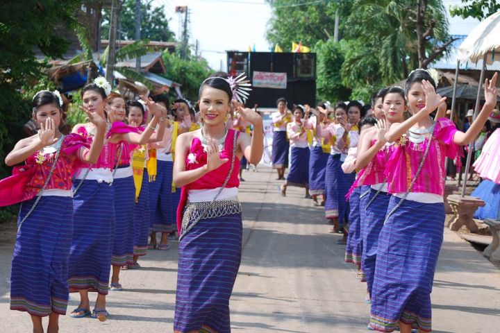 Tour Du Lịch Lào Đặc Sắc – Vui Lễ Hội Té Nước