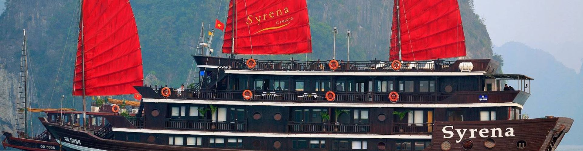 Deluxe Cruises