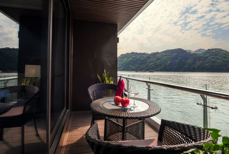 Private-Balcony-of-SS-01